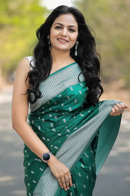 Green  Banarasi Silk Saree With Unstitched Blouse