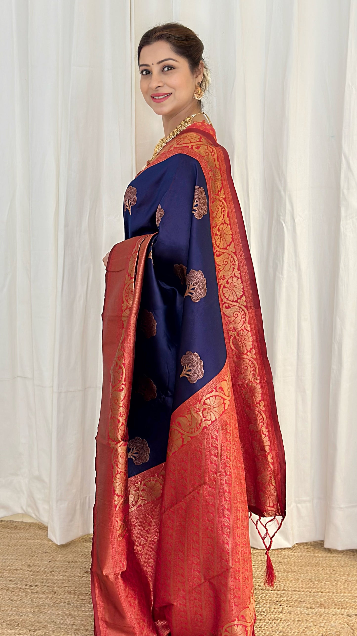 Navy Blue Pure Banarasi Silk Saree Stylish Blouse Piece